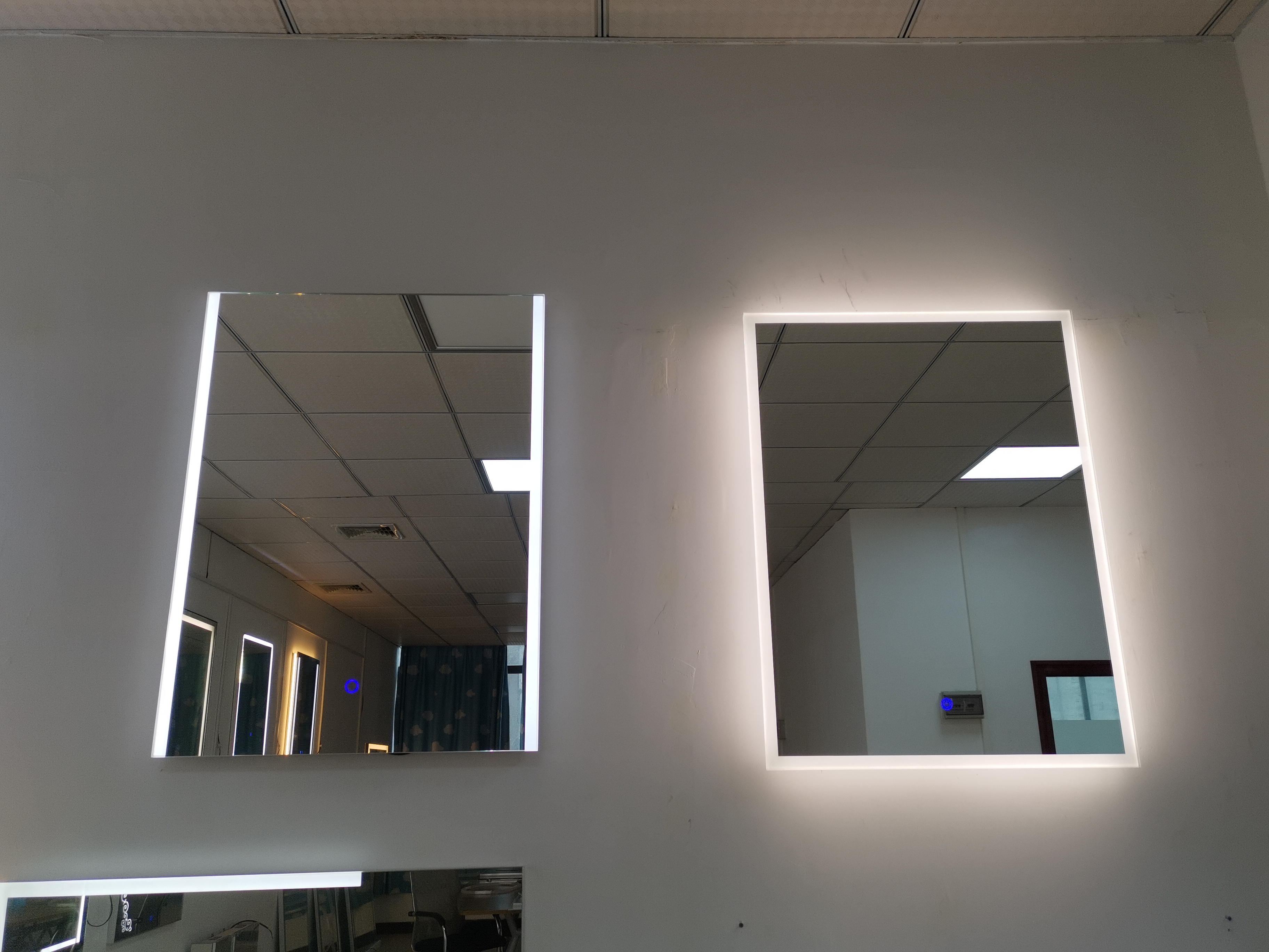 2019 New Design Lighted Mirror